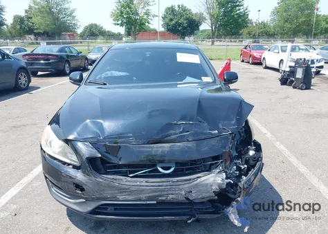 2015 Volvo S60 T5 Premier Plus z USA, uszkodzony, nr VIN YV126MFC7F1310000